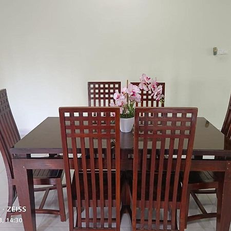 Homestay Yasmeen Marang Esterno foto