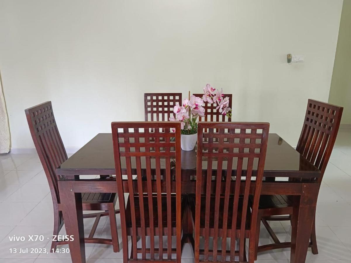 Homestay Yasmeen Marang Esterno foto